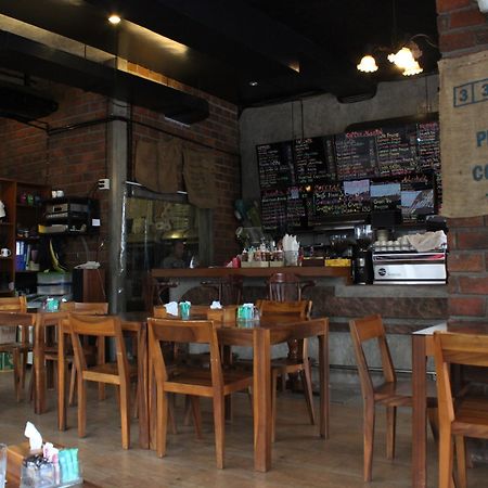 Coffee Mania House Hotel Phuket Екстериор снимка