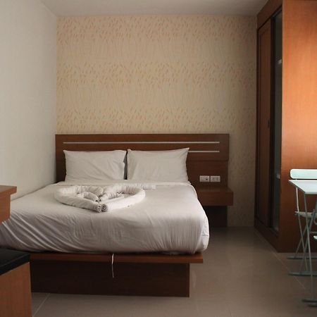 Coffee Mania House Hotel Phuket Екстериор снимка